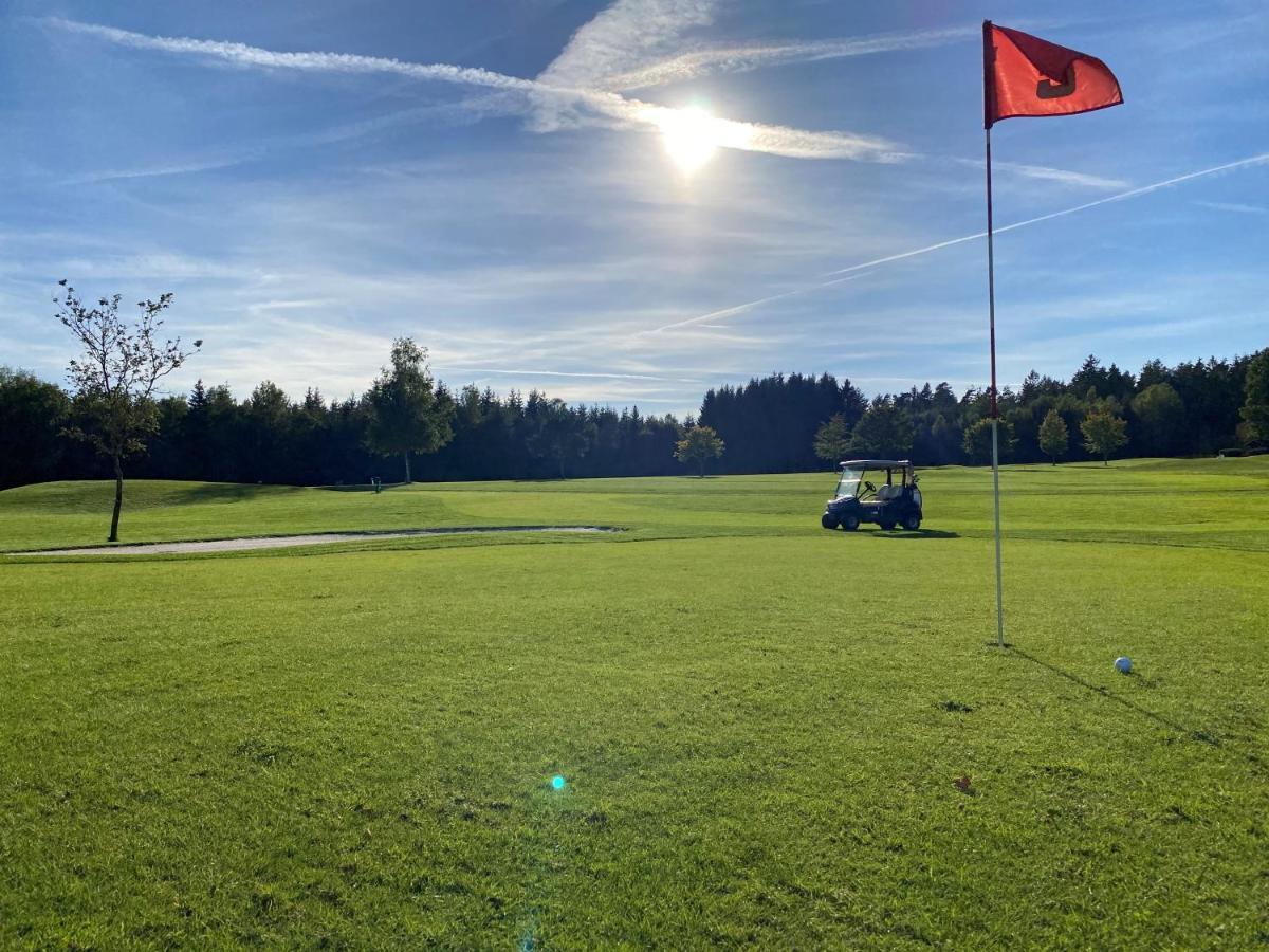 Barrierefreie Ferienwohnungen In Der Naehe Der Golf- Und Freizeitanlage Mudau Extérieur photo